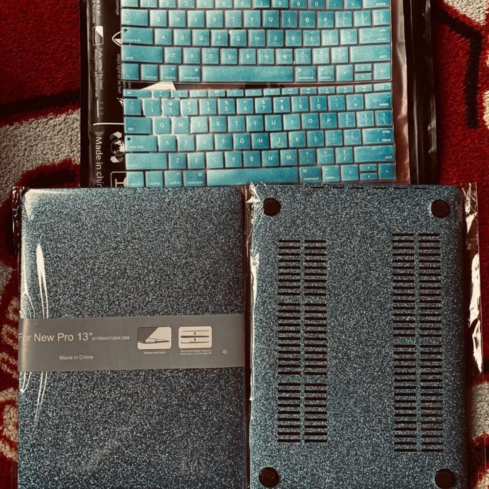 MacBook Pro 13’ blue glitter case